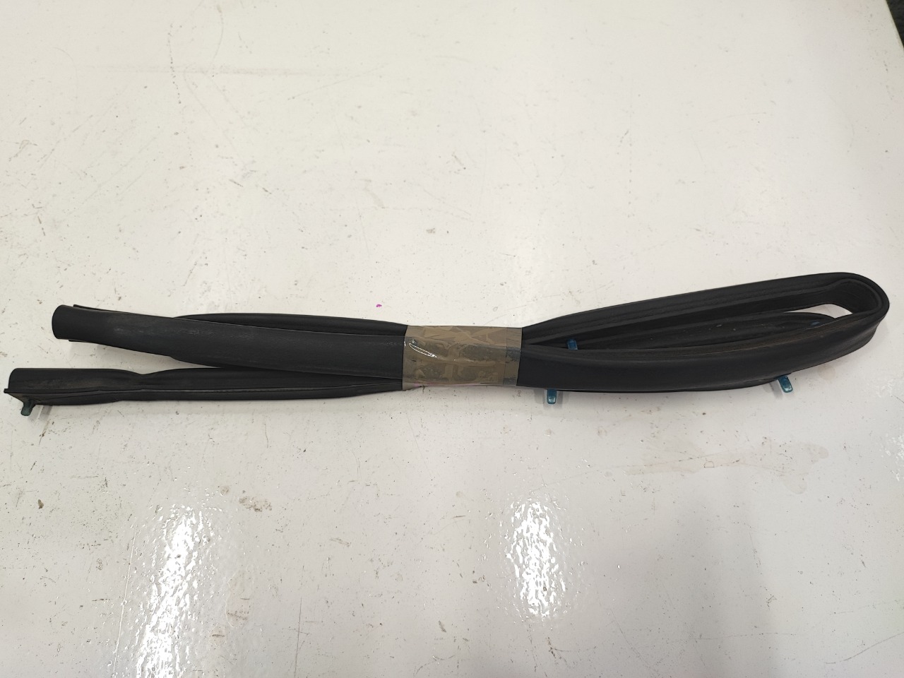 Уплотнитель капота, 1000 рублей, Красноярск