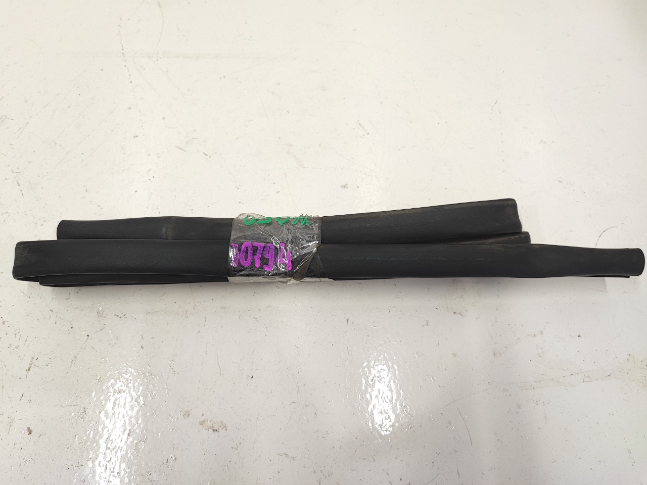 Уплотнитель капота, 1000 рублей, Красноярск