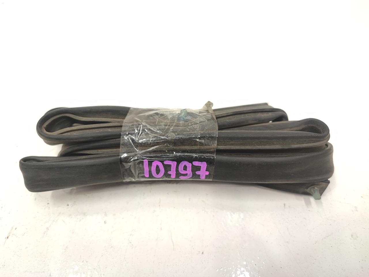 Уплотнитель капота, 1000 рублей, Красноярск