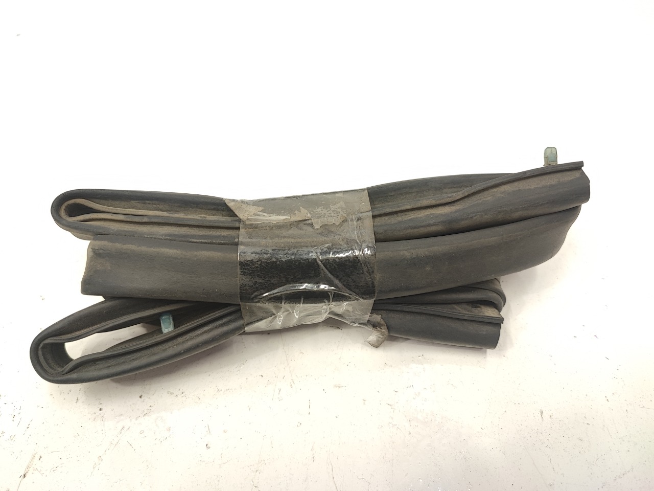 Уплотнитель капота, 1000 рублей, Красноярск