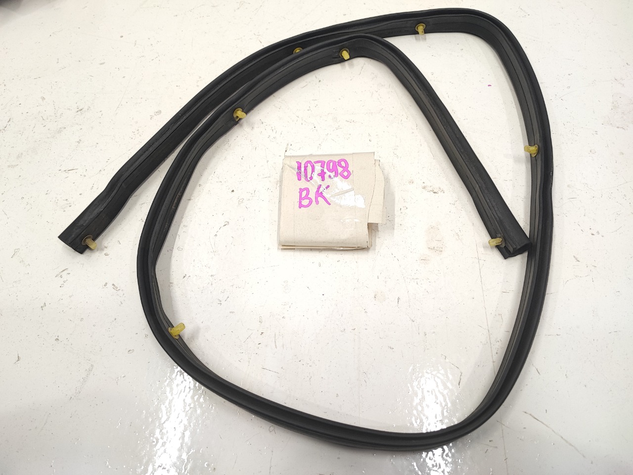 Уплотнитель капота, 1000 рублей, Красноярск