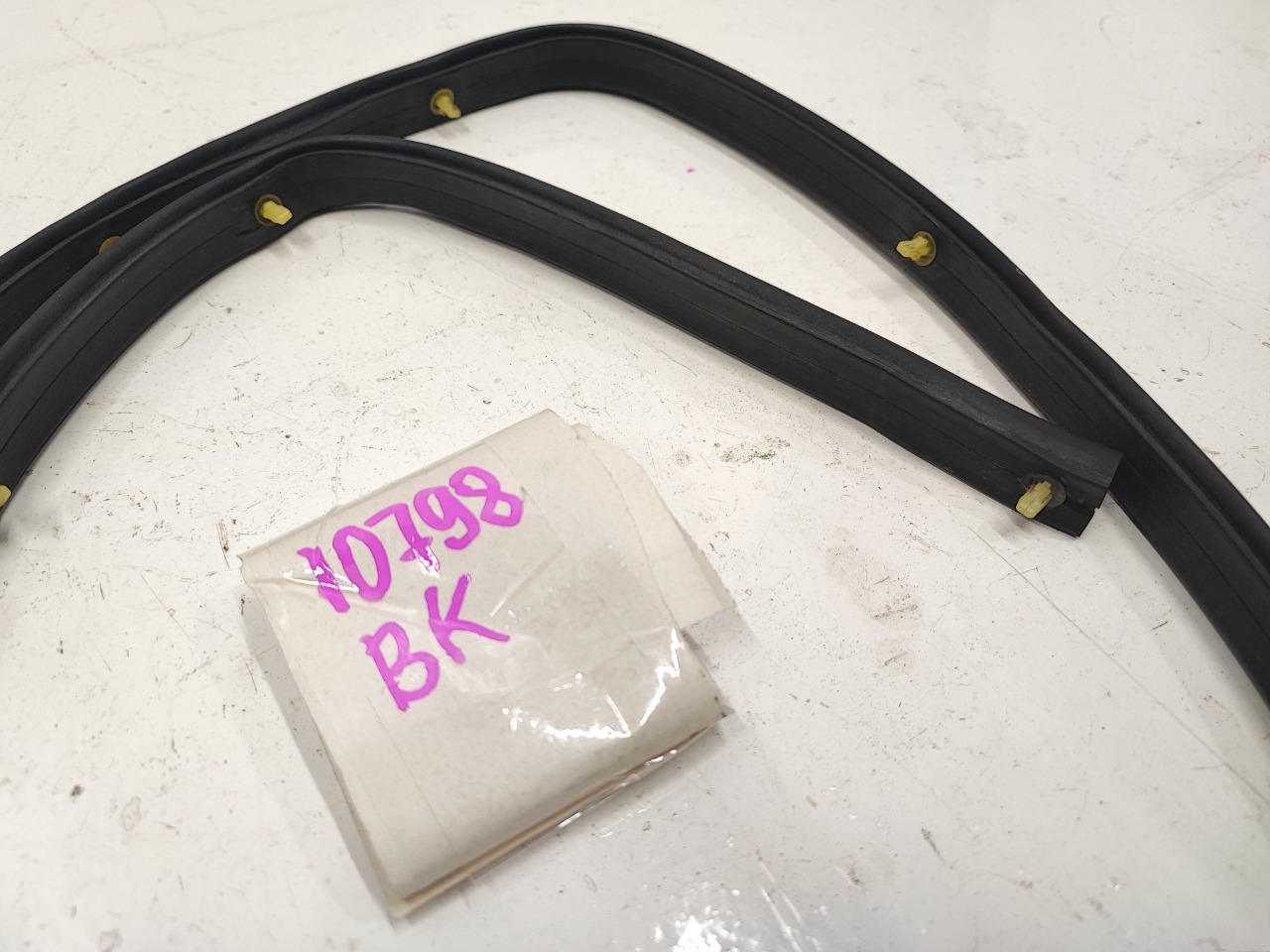 Уплотнитель капота, 1000 рублей, Красноярск