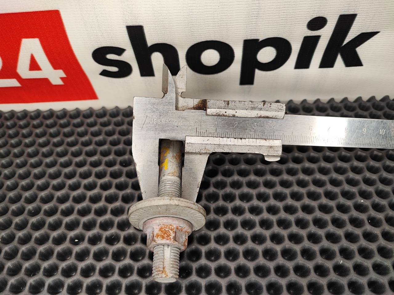 Болт развальный, 1000 рублей, Красноярск