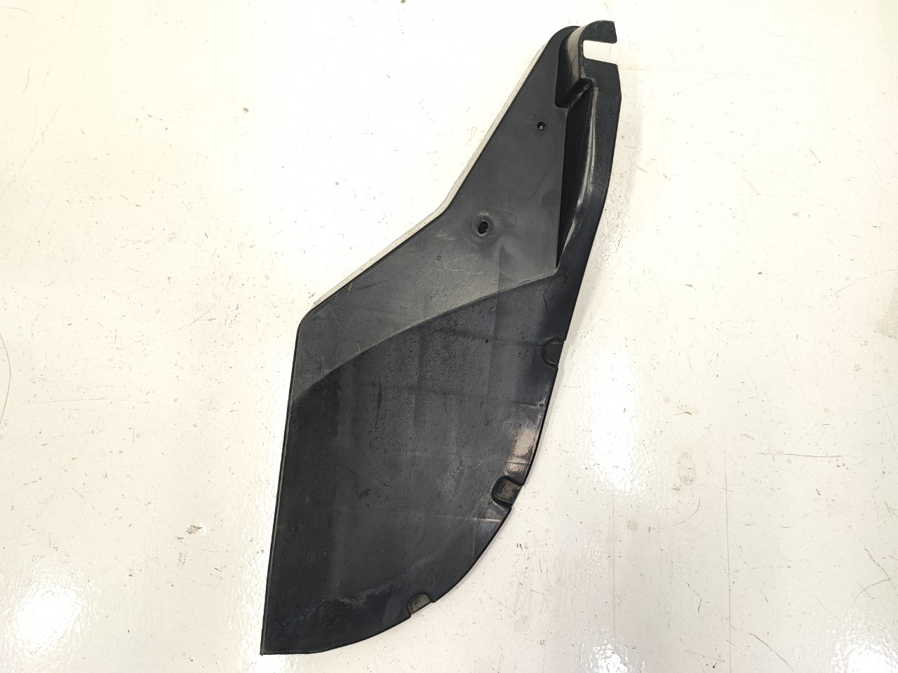 Подкрылок, 1000 рублей, Красноярск