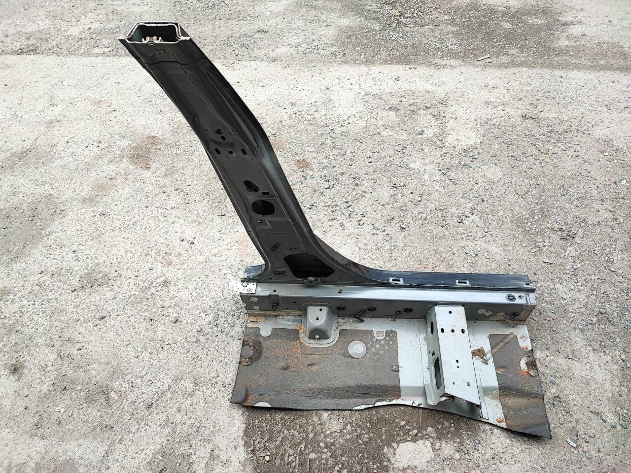 Центральная стойка кузова, 4900 рублей, Красноярск