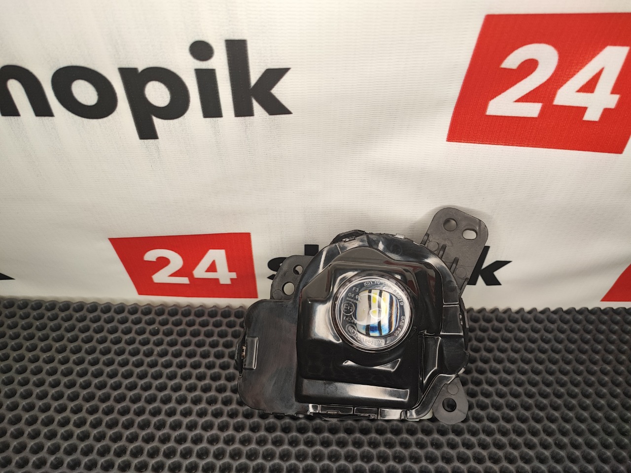 фара противотуманная, 3900 рублей, Красноярск