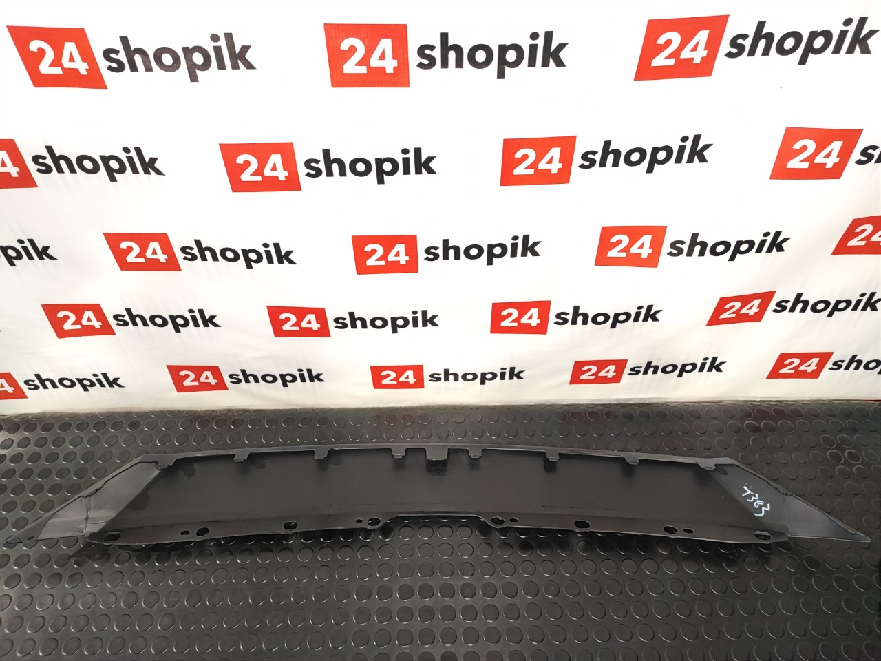 Накладка решетки радиатора, 3300 рублей, Красноярск