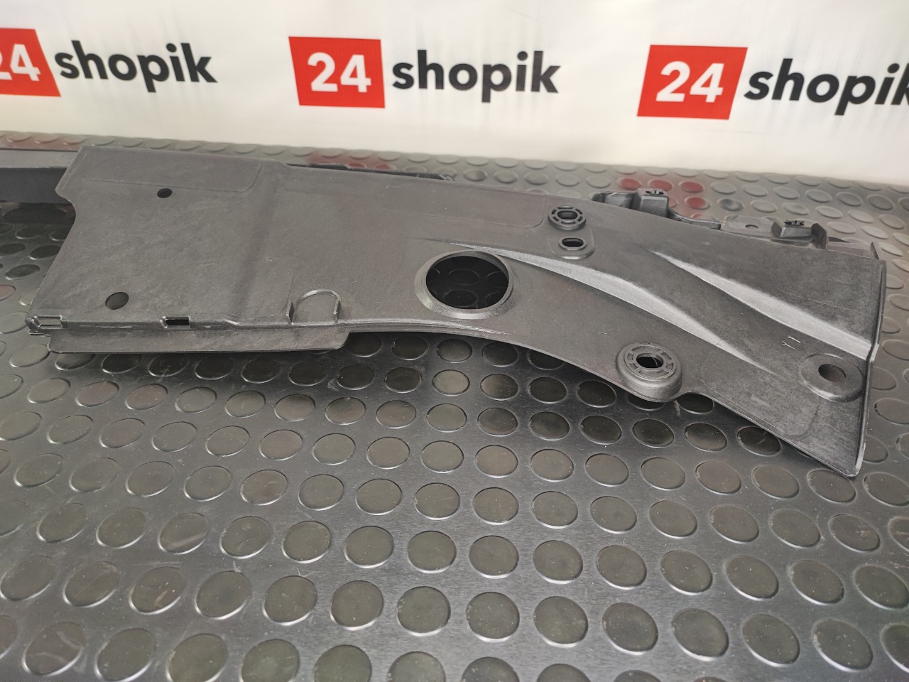 Кронштейн решетки радиатора, 4300 рублей, Красноярск