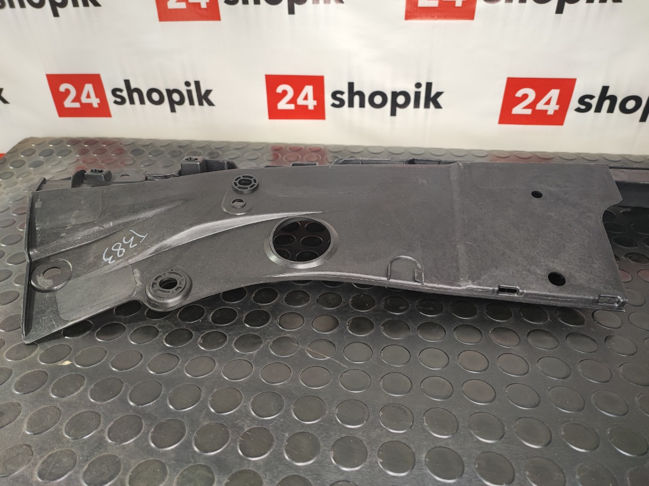 Кронштейн решетки радиатора, 4300 рублей, Красноярск