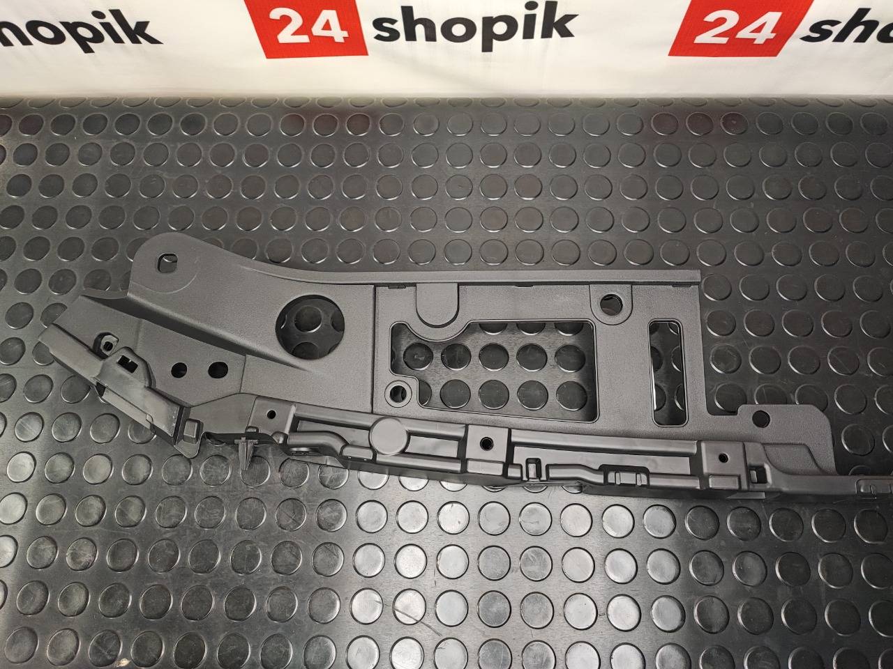 Кронштейн решетки радиатора, 3700 рублей, Красноярск