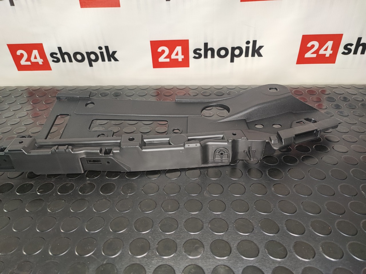 Кронштейн решетки радиатора, 3700 рублей, Красноярск