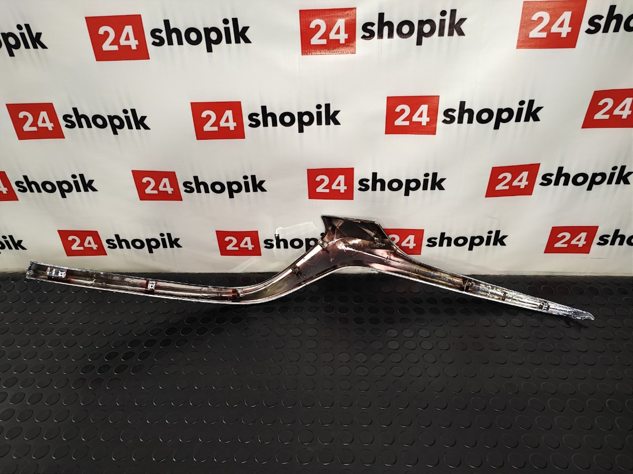 Молдинг решетки радиатора, 4600 рублей, Красноярск