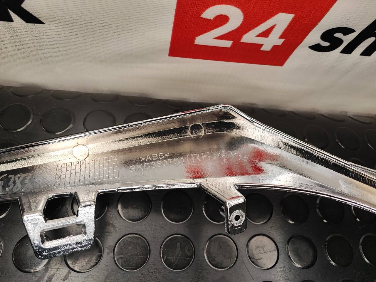 Молдинг решетки радиатора, 2500 рублей, Красноярск