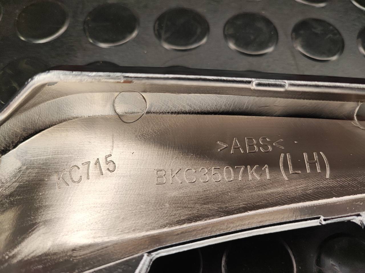 Молдинг решетки радиатора, 2500 рублей, Красноярск