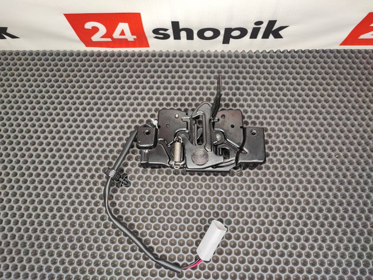 Замок капота, 1900 рублей, Красноярск