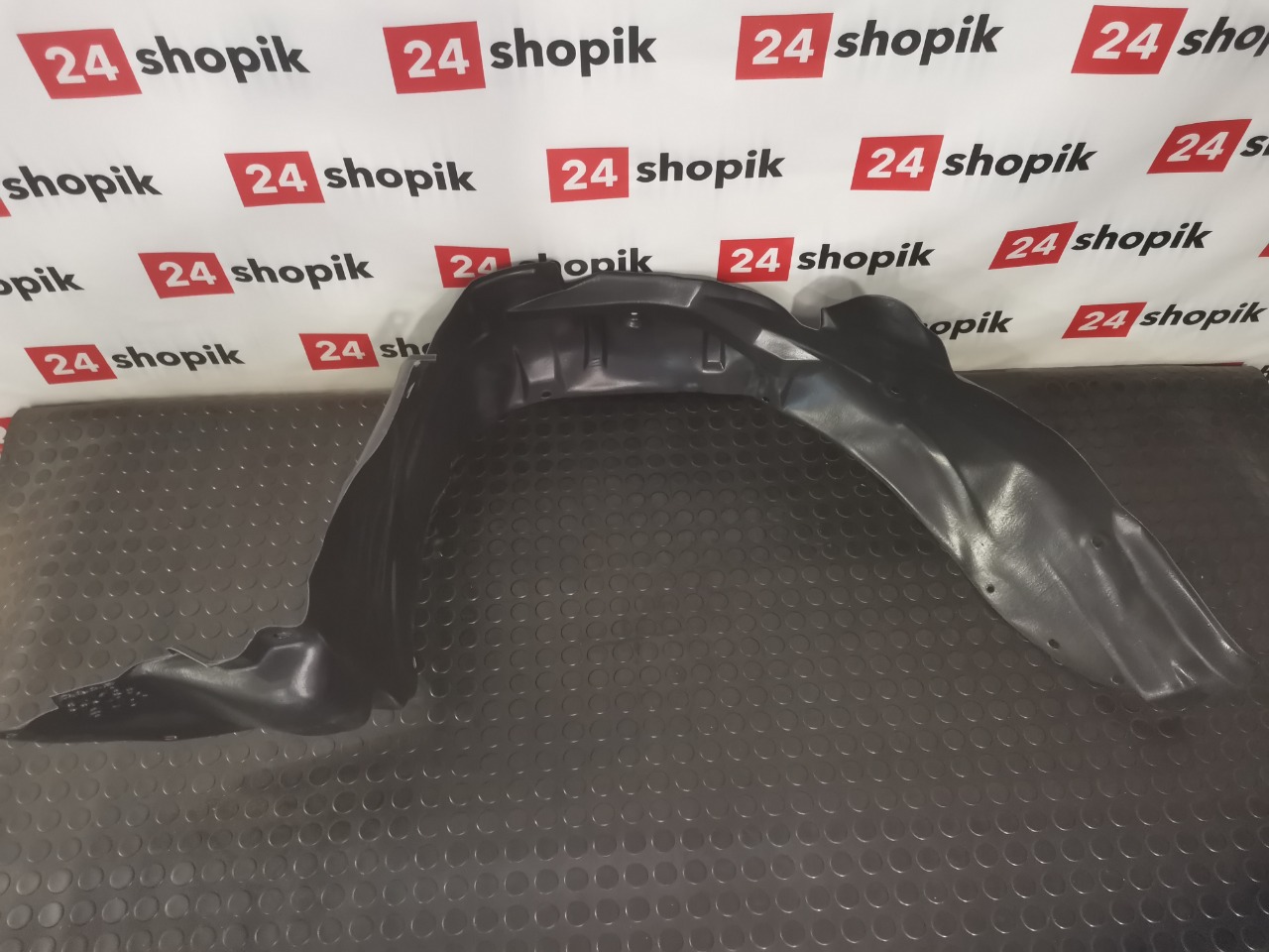 Подкрылок, 1500 рублей, Красноярск