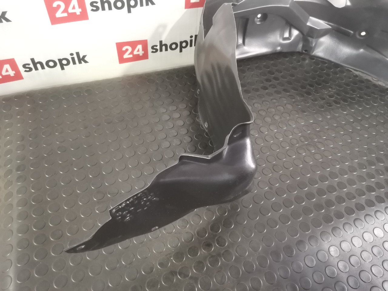 Подкрылок, 1500 рублей, Красноярск