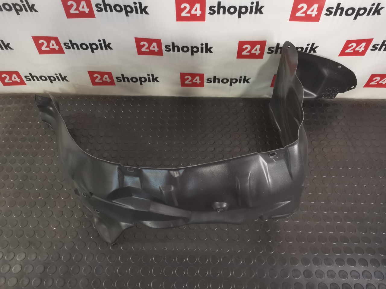 Подкрылок, 1500 рублей, Красноярск