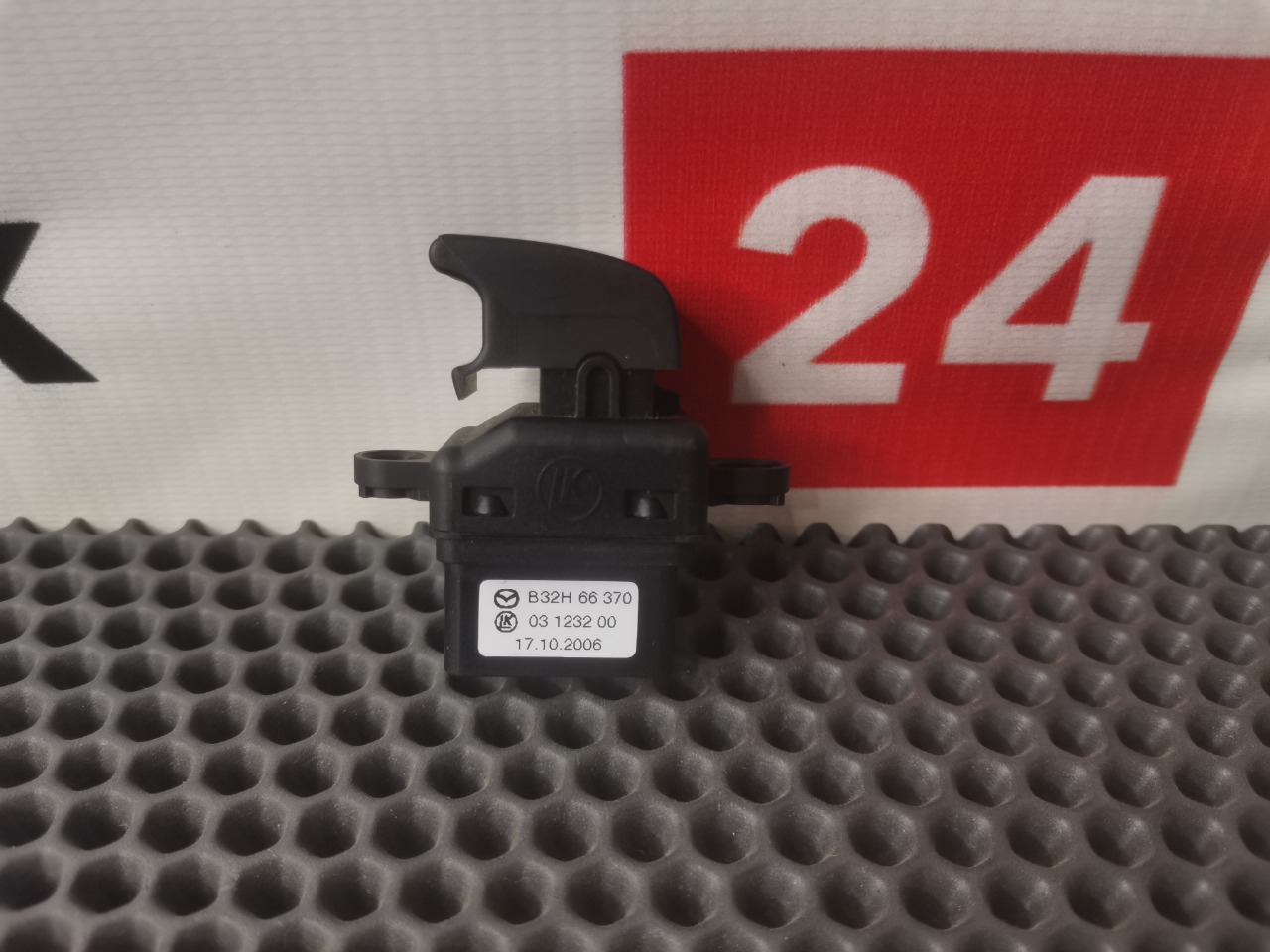 Кнопка стеклоподъемника, 500 рублей, Красноярск