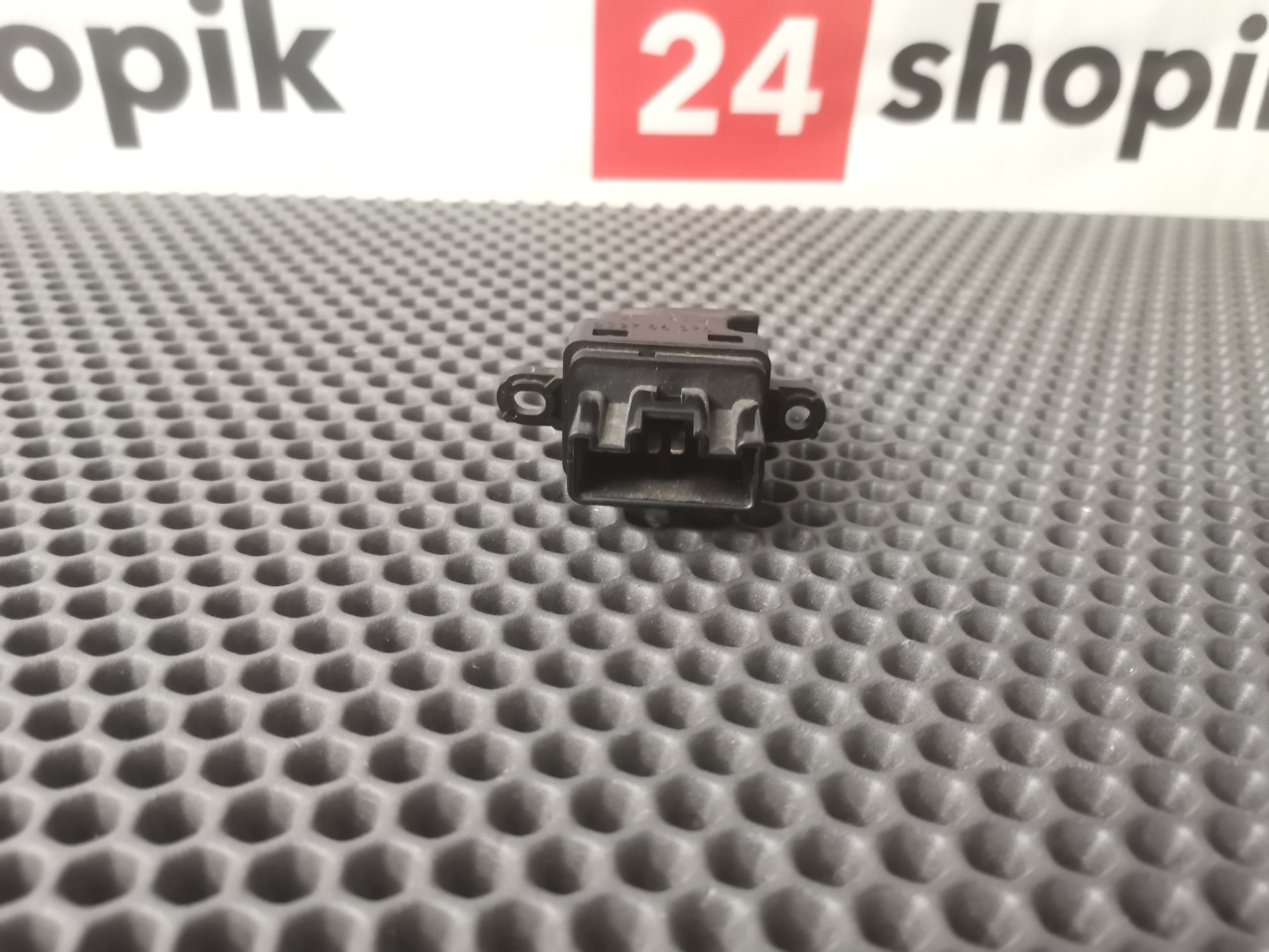 Кнопка стеклоподъемника, 500 рублей, Красноярск