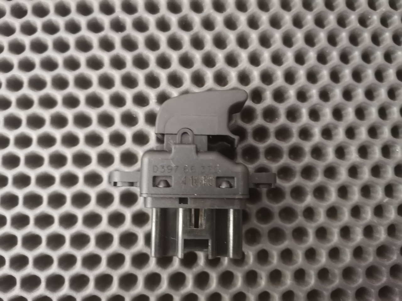 Кнопка стеклоподъемника, 500 рублей, Красноярск