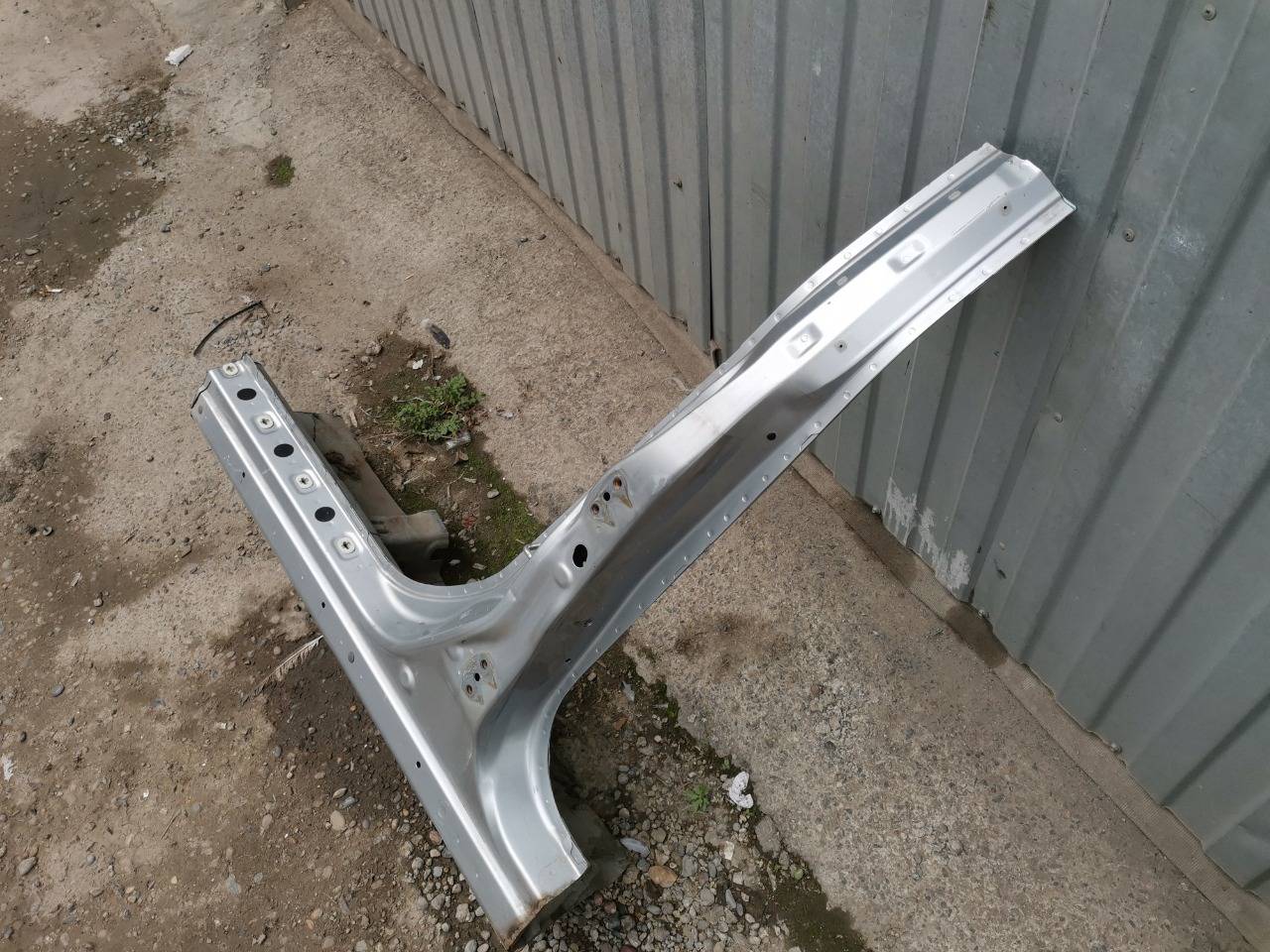 Центральная стойка кузова, 4800 рублей, Красноярск