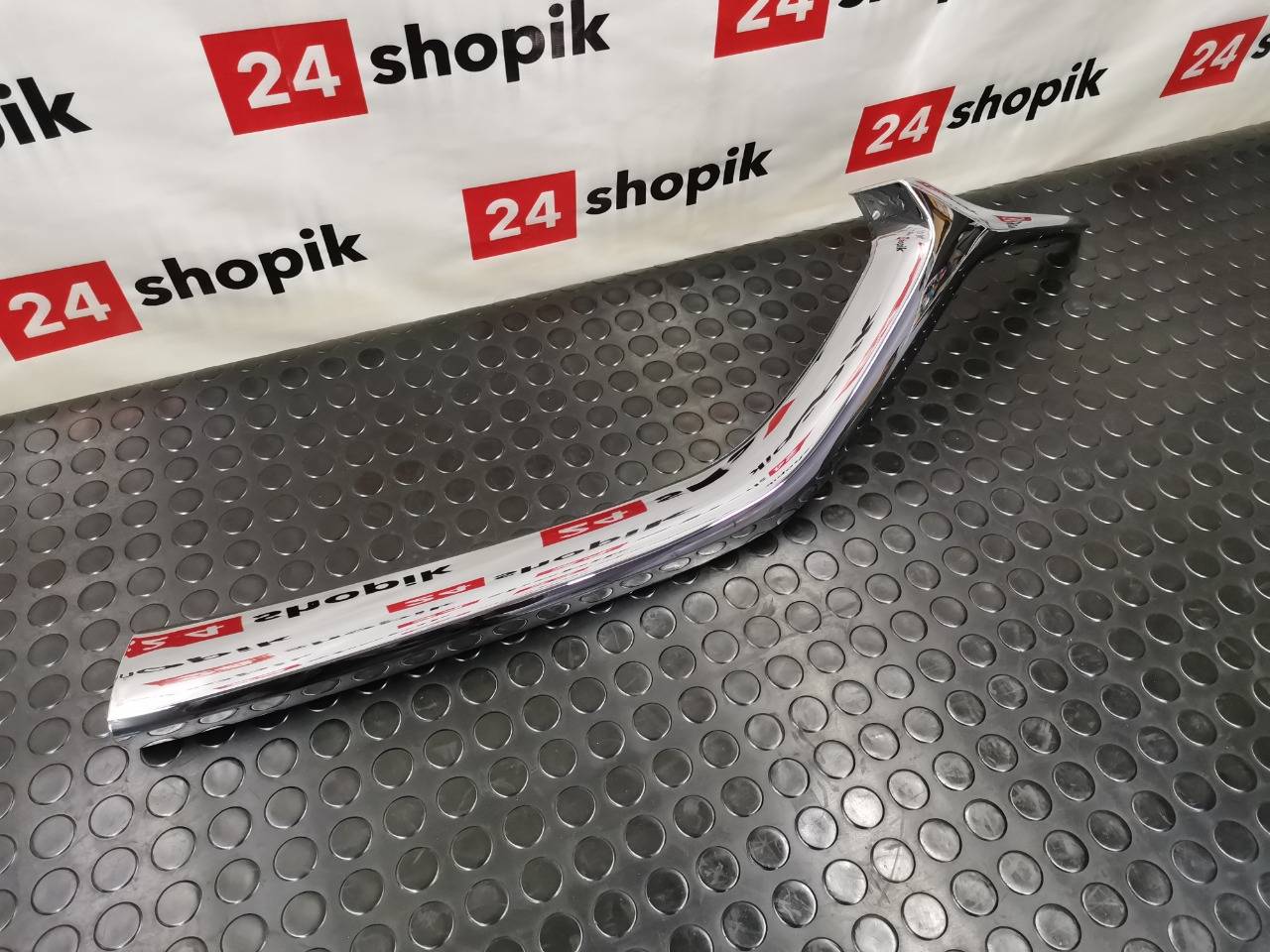 Молдинг решетки радиатора, 4100 рублей, Красноярск