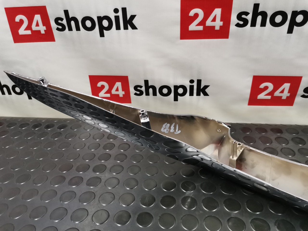 Молдинг решетки радиатора, 4100 рублей, Красноярск