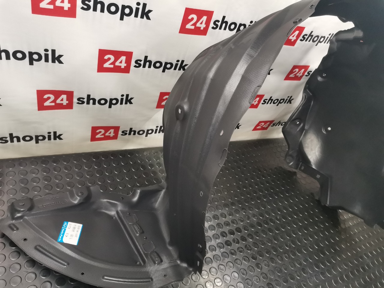 Подкрылок, 2400 рублей, Красноярск