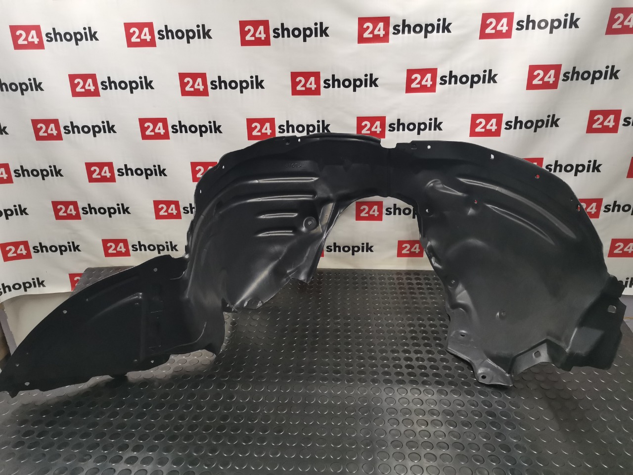 Подкрылок, 2400 рублей, Красноярск