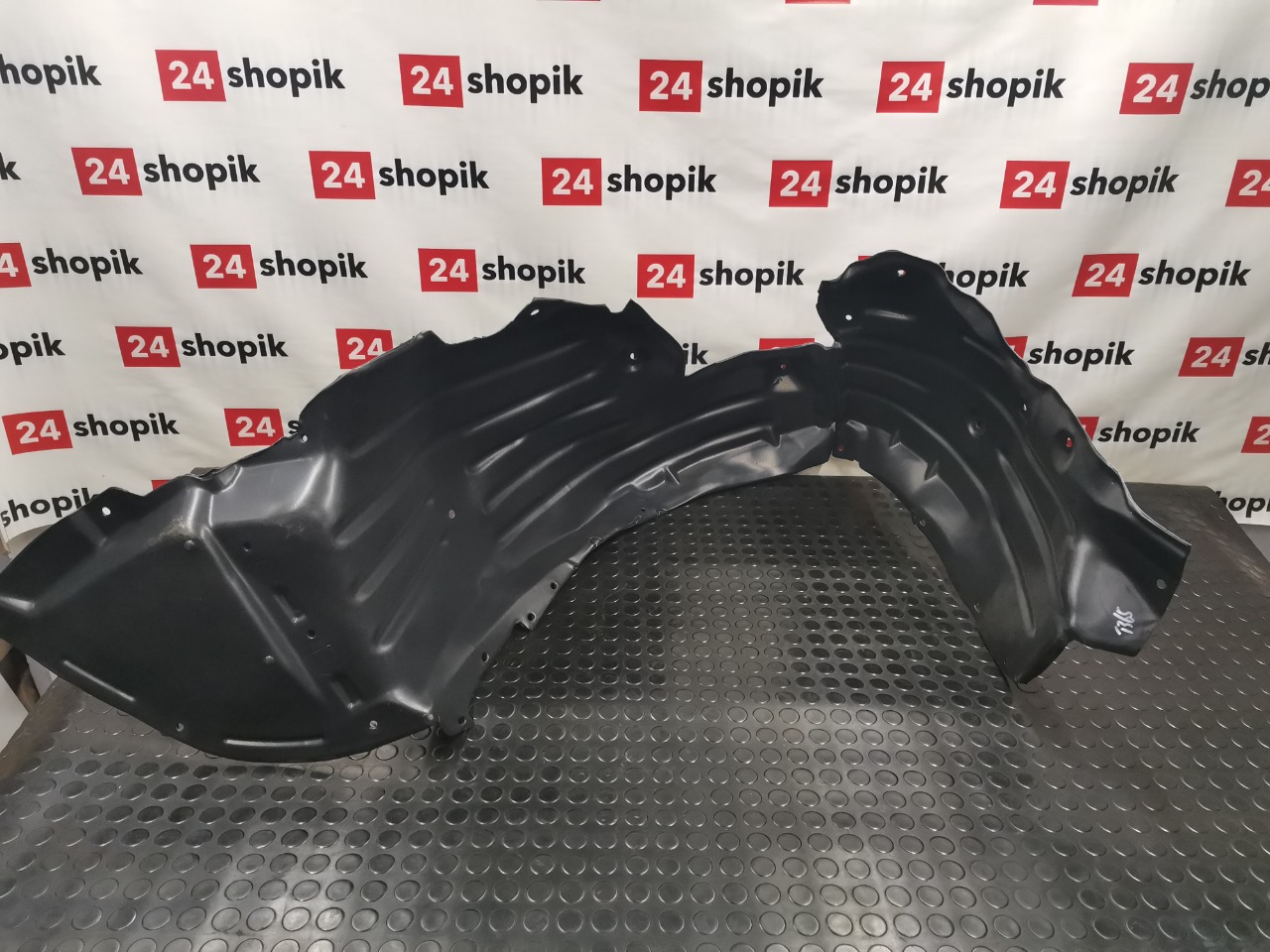 Подкрылок, 2400 рублей, Красноярск