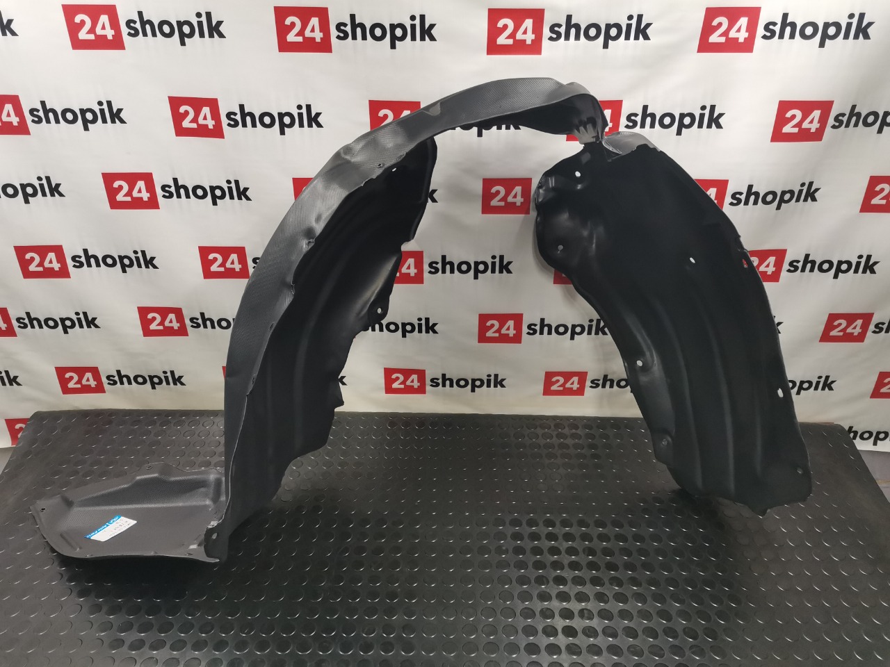 Подкрылок, 2400 рублей, Красноярск