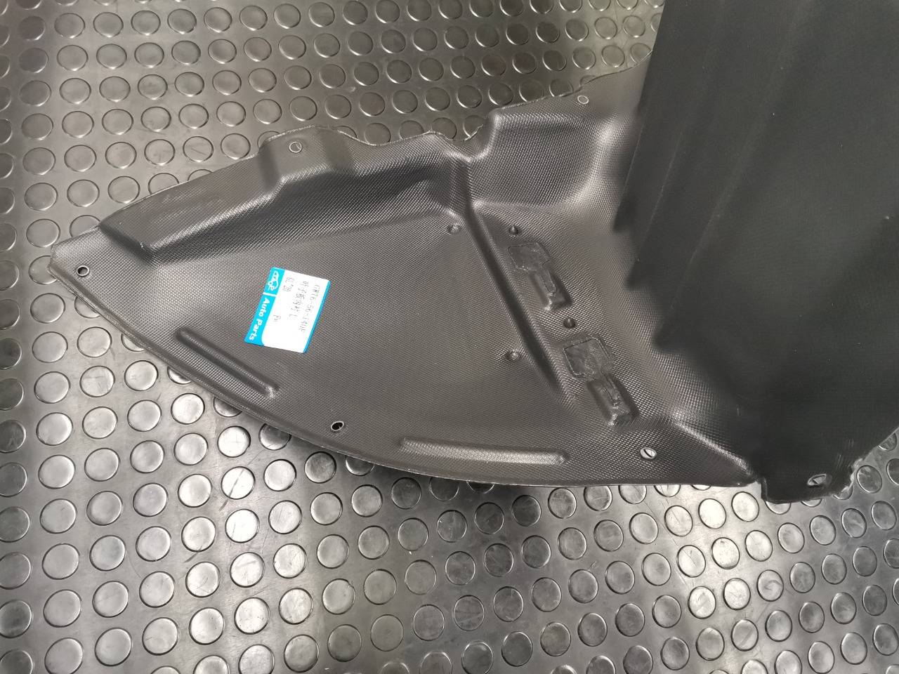 Подкрылок, 2400 рублей, Красноярск