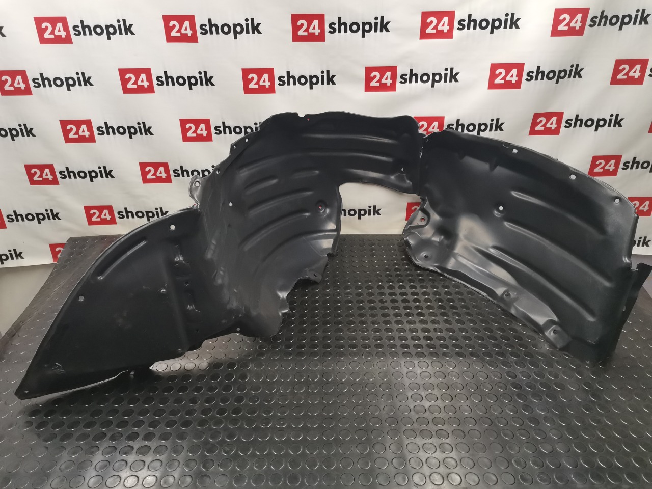 Подкрылок, 2400 рублей, Красноярск