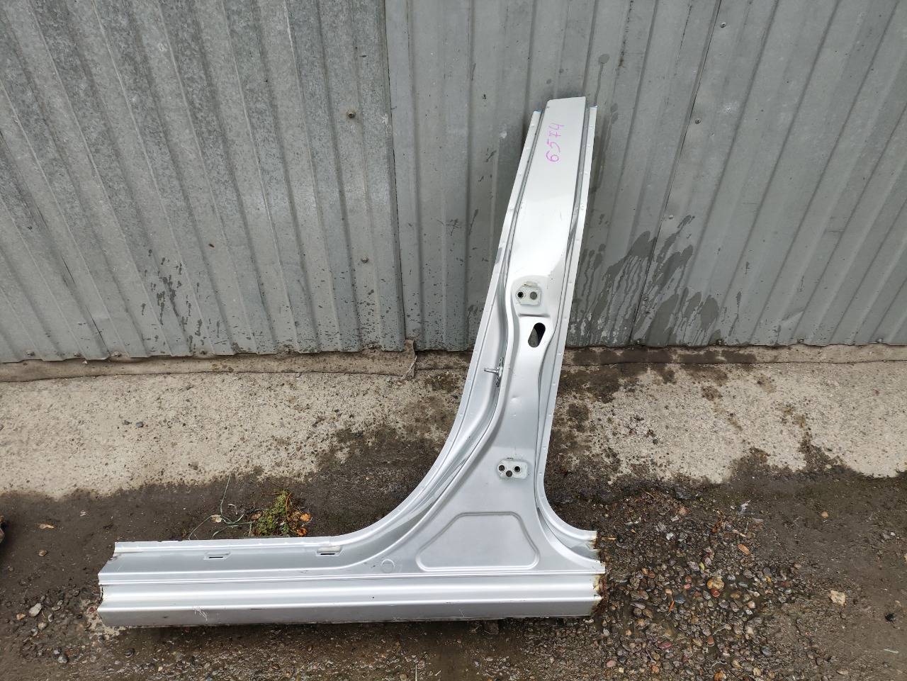 Центральная стойка кузова, 4900 рублей, Красноярск