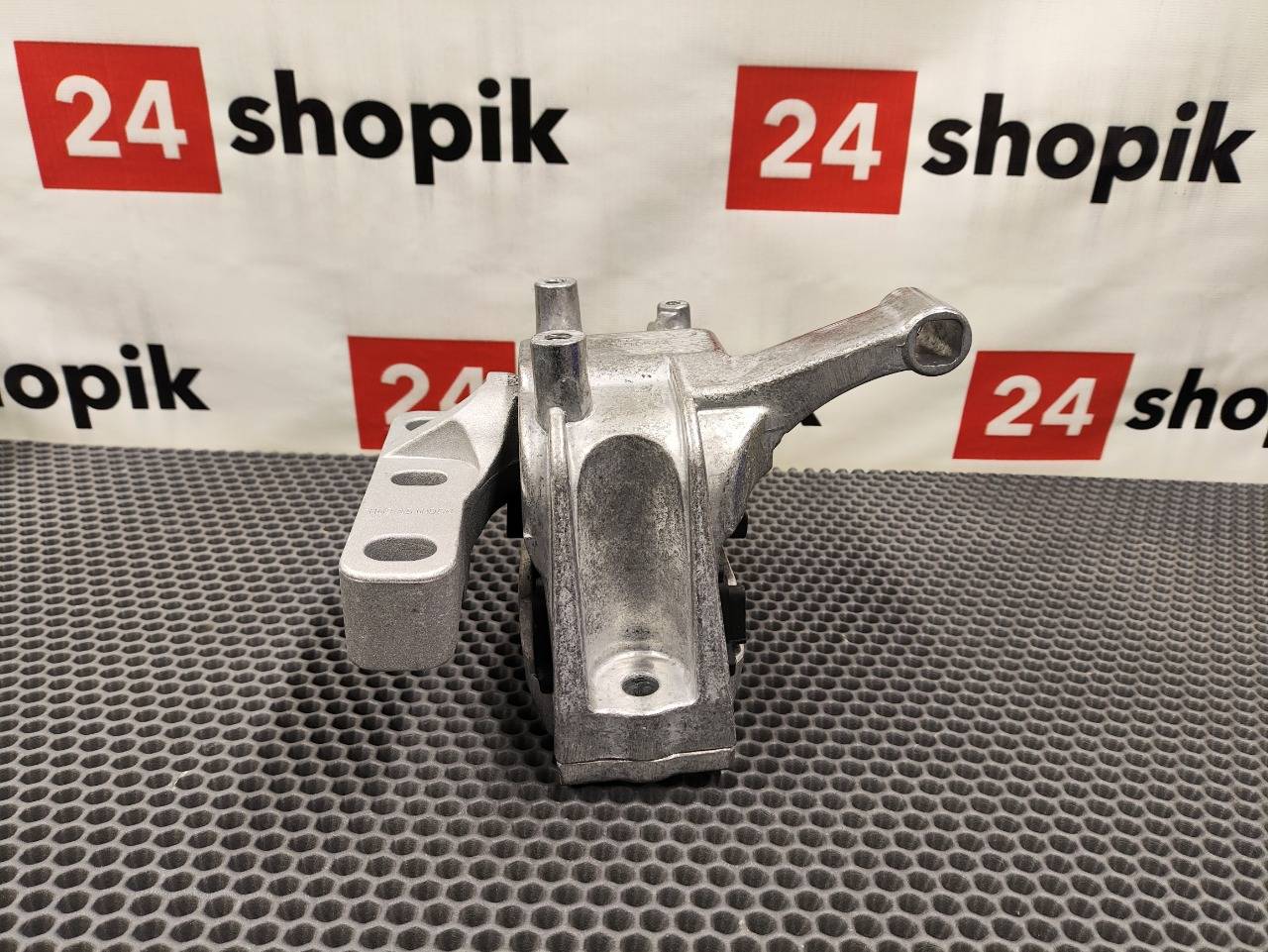 Опора двигателя, 6100 рублей, Красноярск