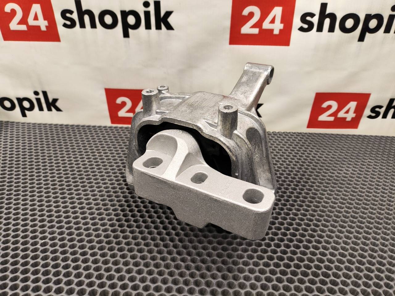 Опора двигателя, 6100 рублей, Красноярск