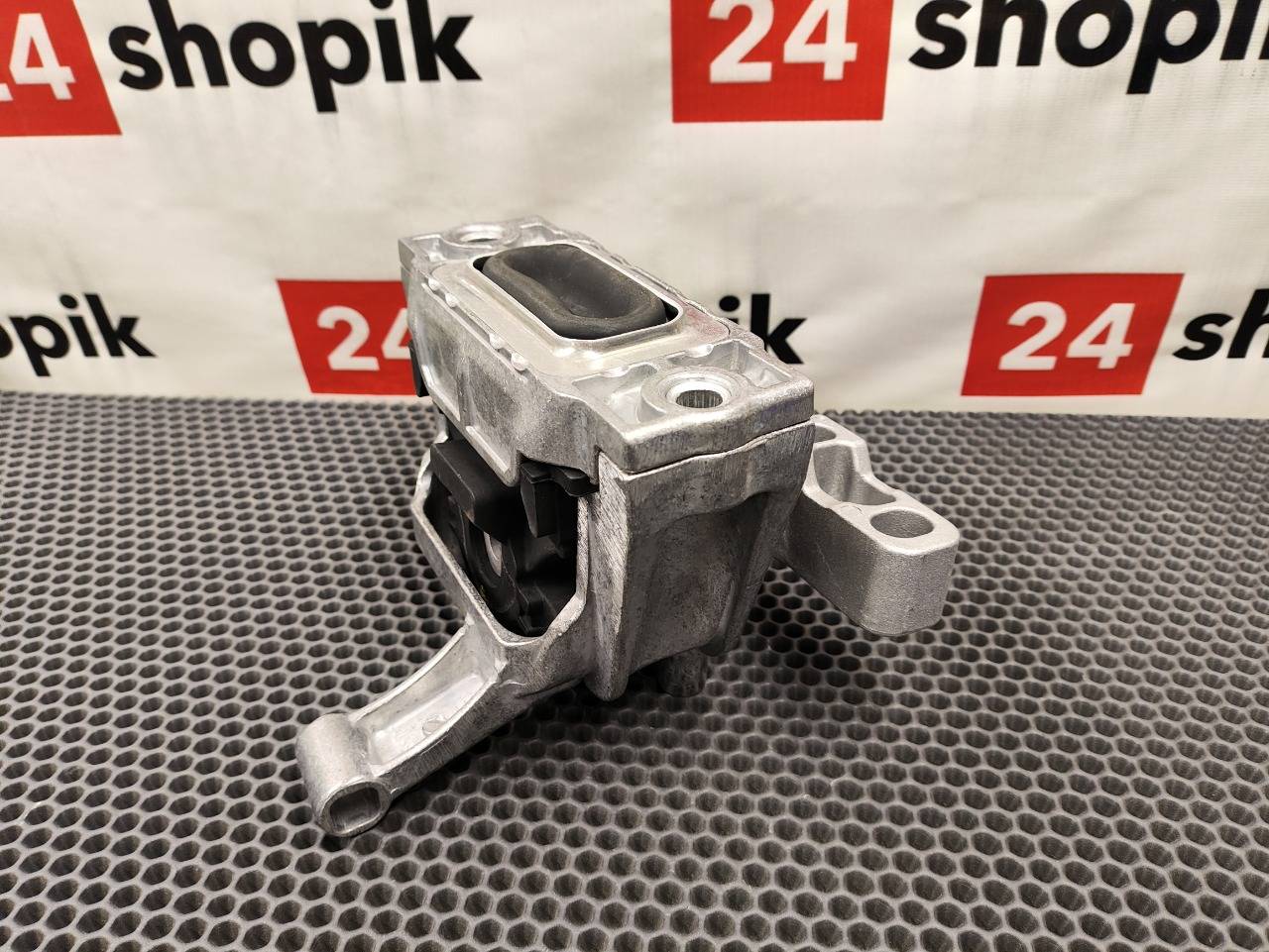 Опора двигателя, 6100 рублей, Красноярск