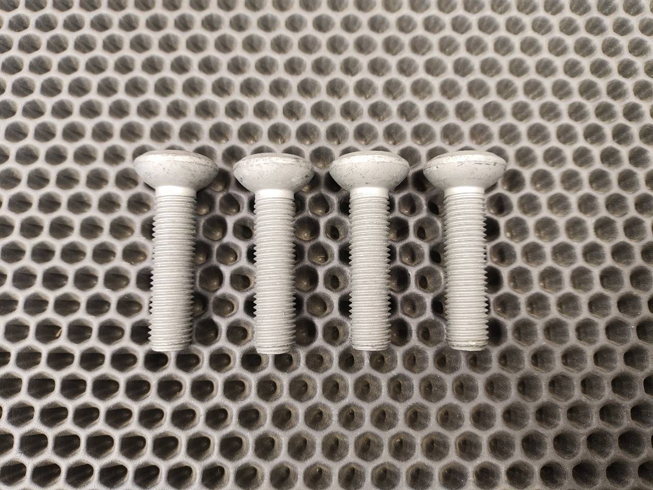 Болт ступицы, 1700 рублей, Красноярск