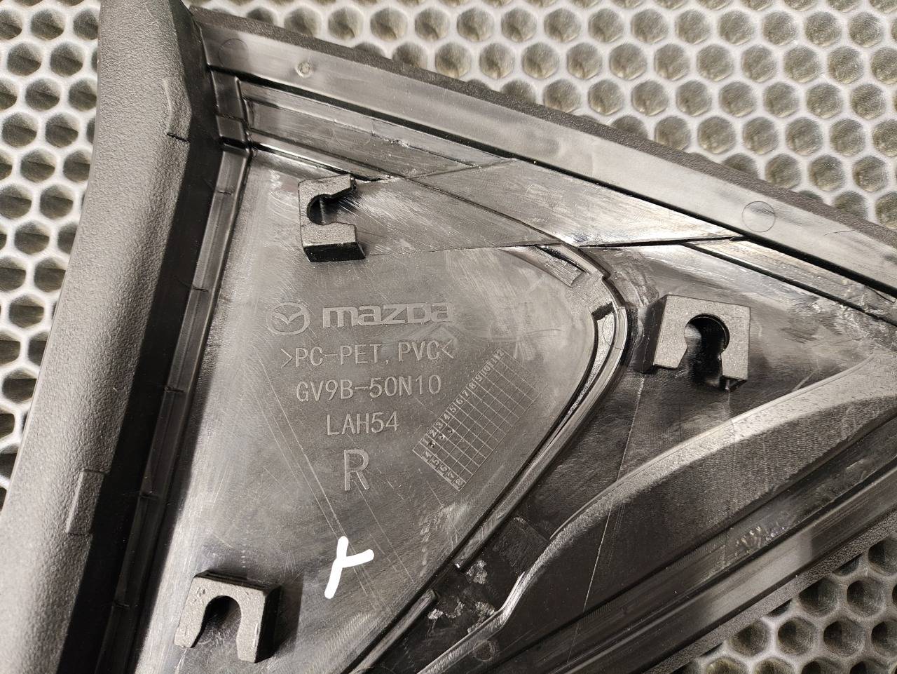 Накладка крыла, 2000 рублей, Красноярск