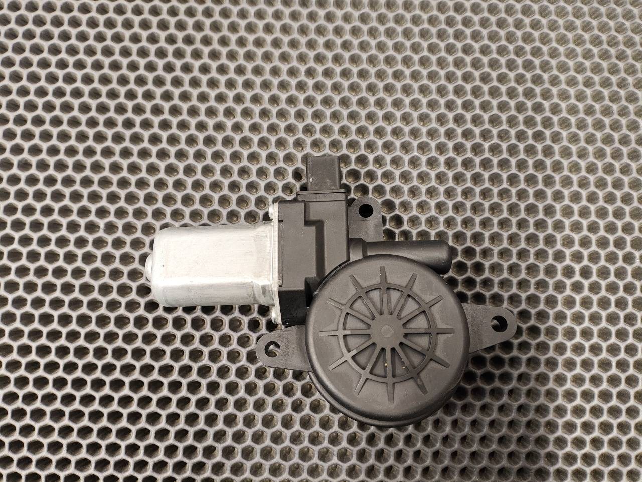 Мотор стеклоподъемника, 3500 рублей, Красноярск