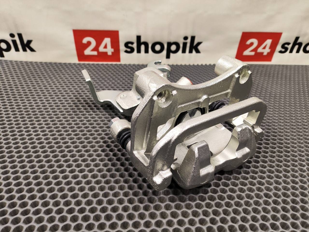 Суппорт тормозной, 8300 рублей, Красноярск