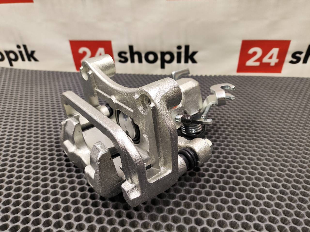 Суппорт тормозной, 8300 рублей, Красноярск