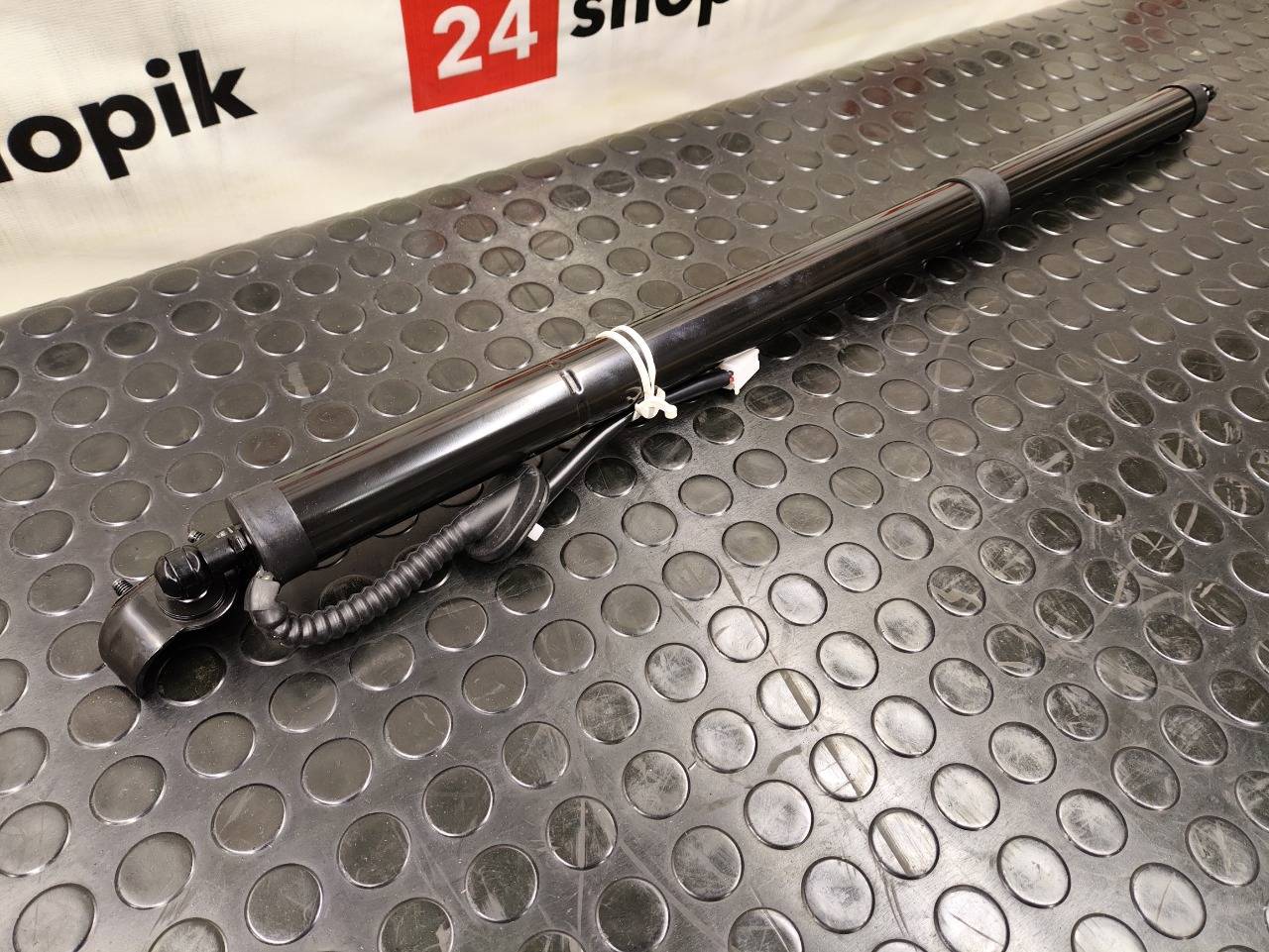 Амортизатор крышки багажника, 33000 рублей, Красноярск