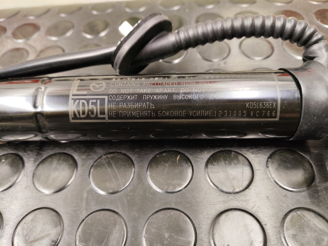 Амортизатор крышки багажника, 33000 рублей, Красноярск