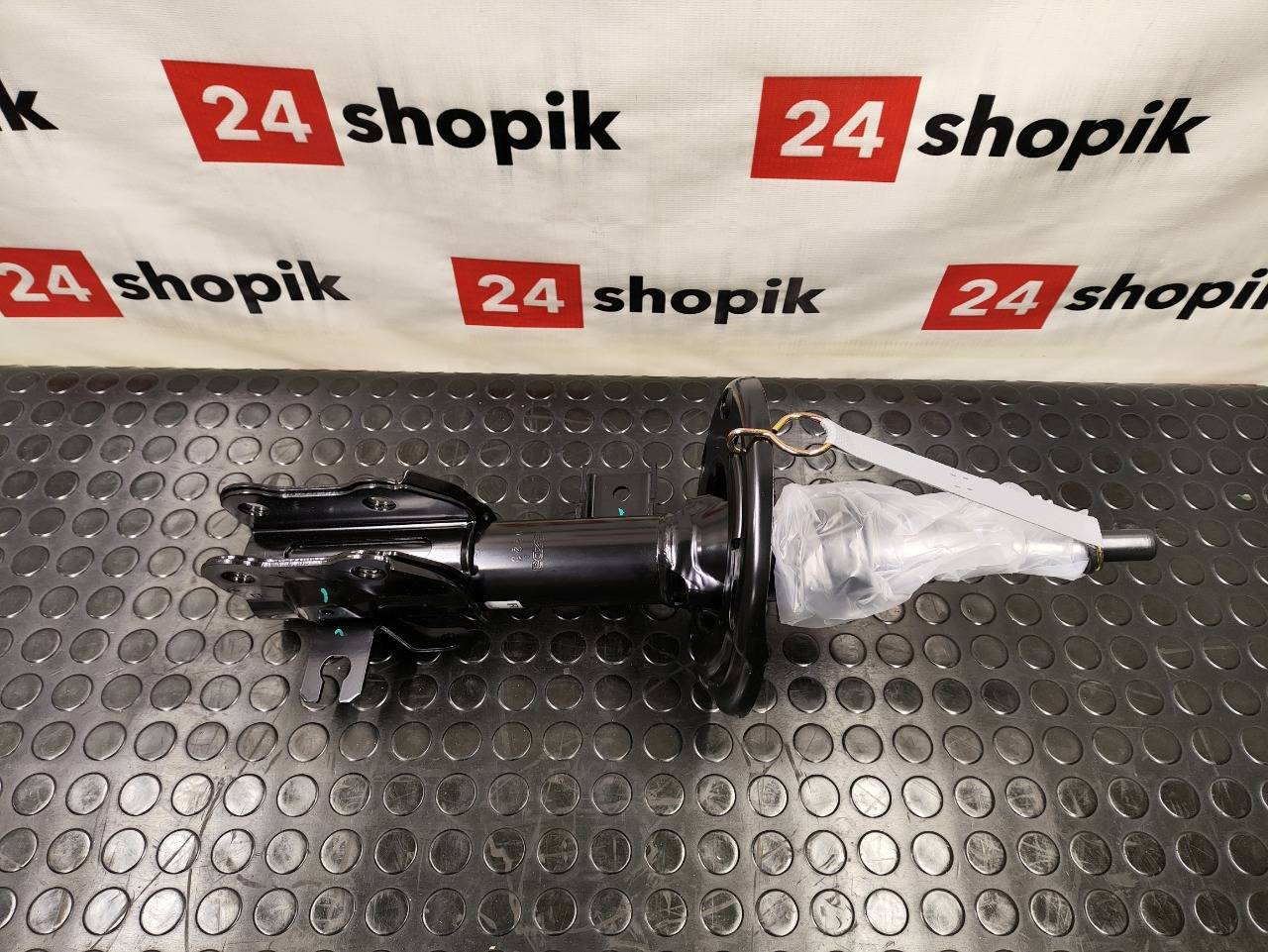 Амортизатор, 13800 рублей, Красноярск