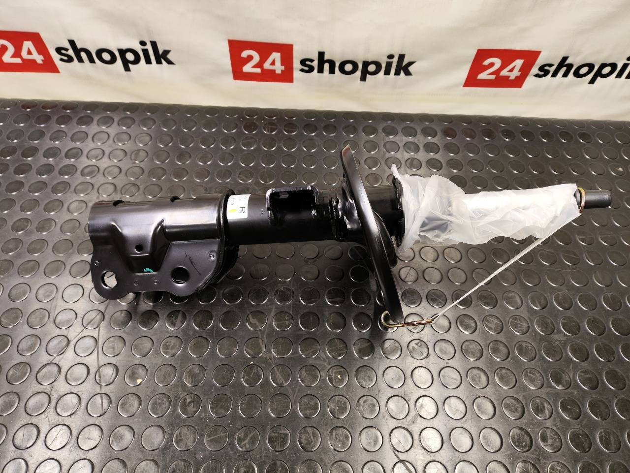 Амортизатор, 13800 рублей, Красноярск