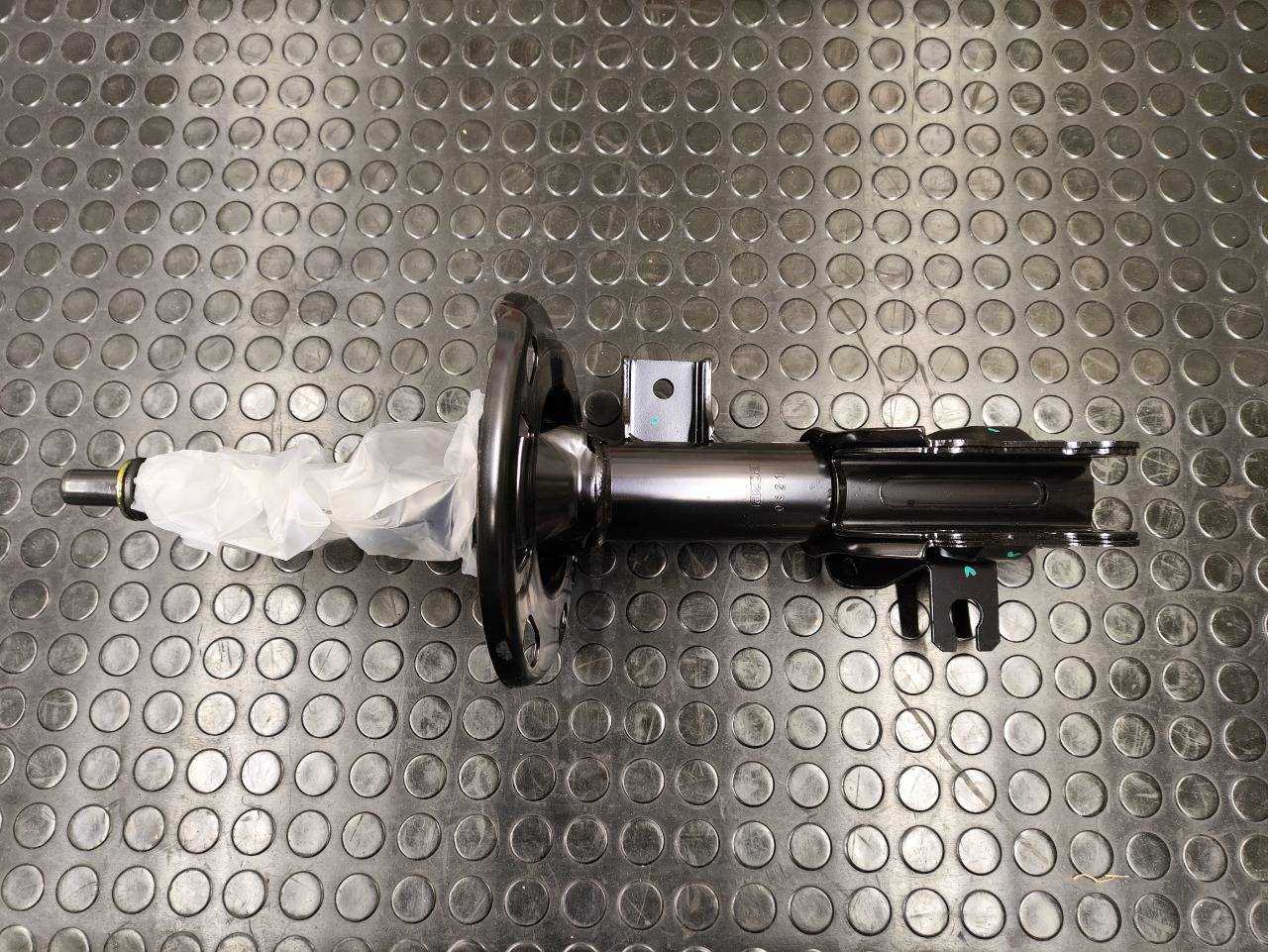 Амортизатор, 13800 рублей, Красноярск