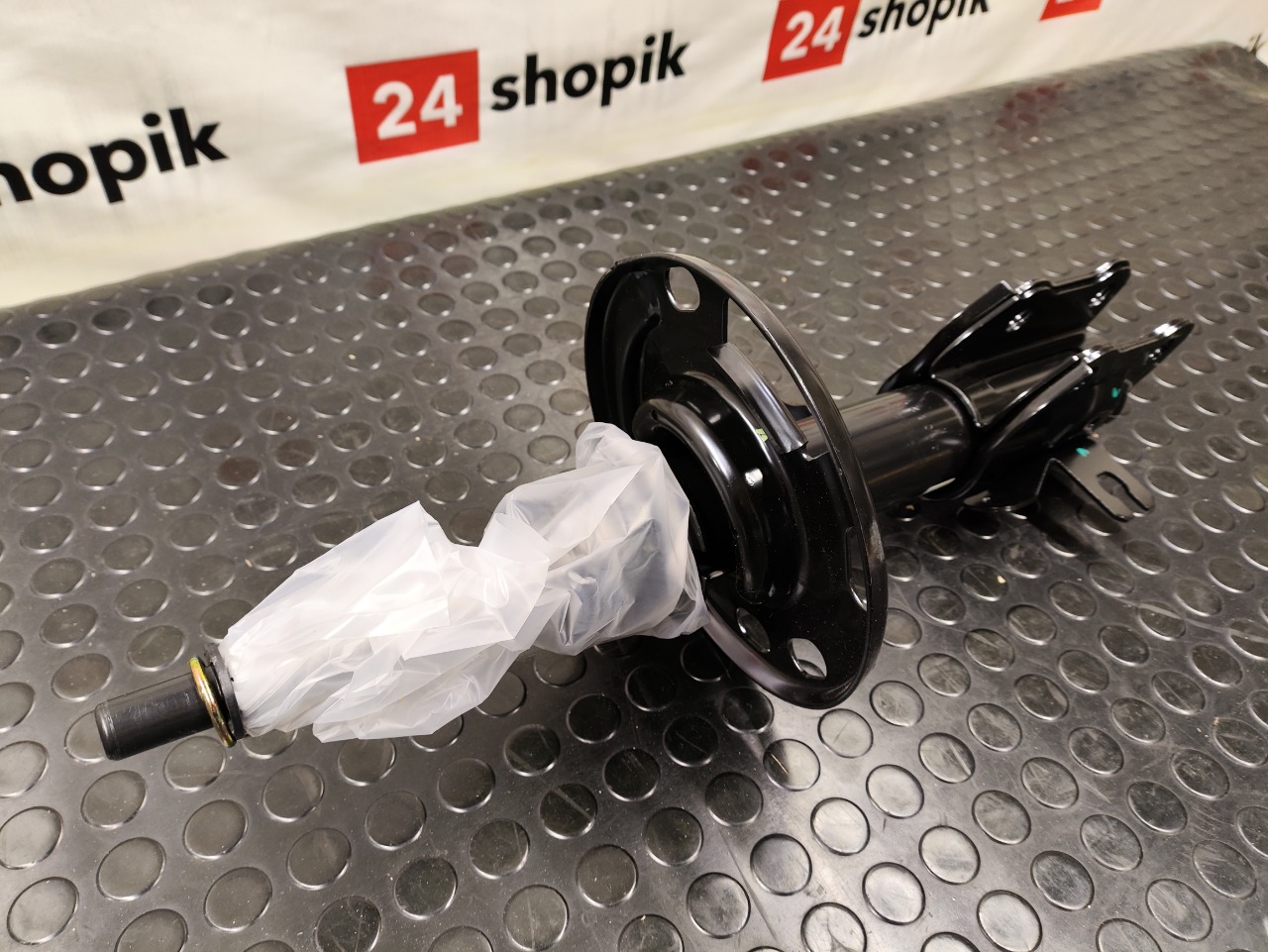 Амортизатор, 13800 рублей, Красноярск