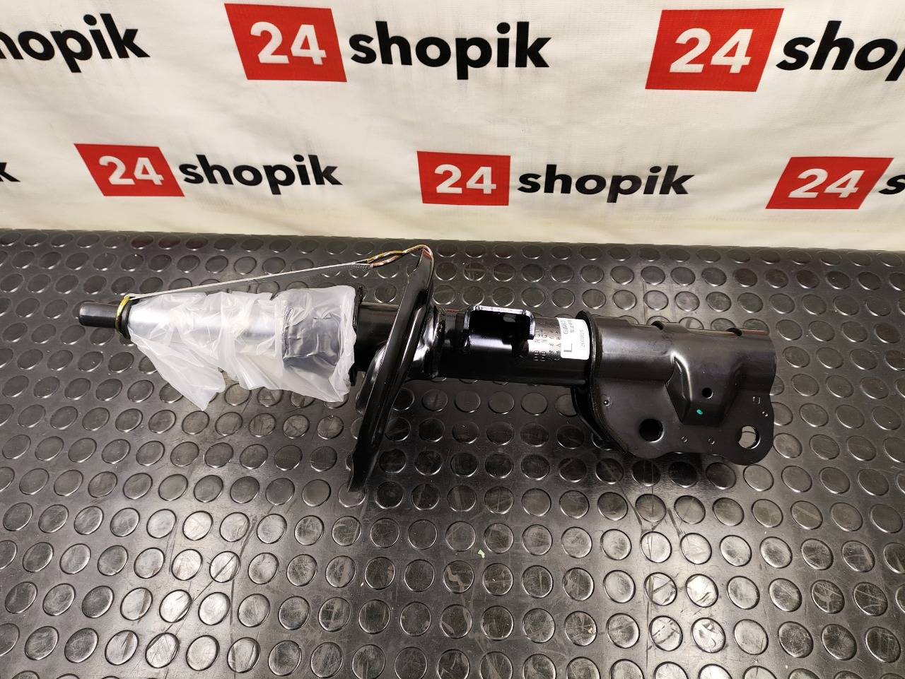 Амортизатор, 13800 рублей, Красноярск